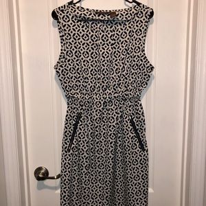 White and blue pocket dress